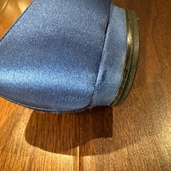 Manolo Blahnik Hangisiflat Blue Satin Jewel Buckle - Picture 6 of 8